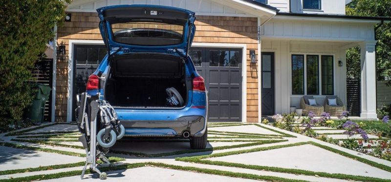 Lightweight foldable electric wheelchair with brushless motor