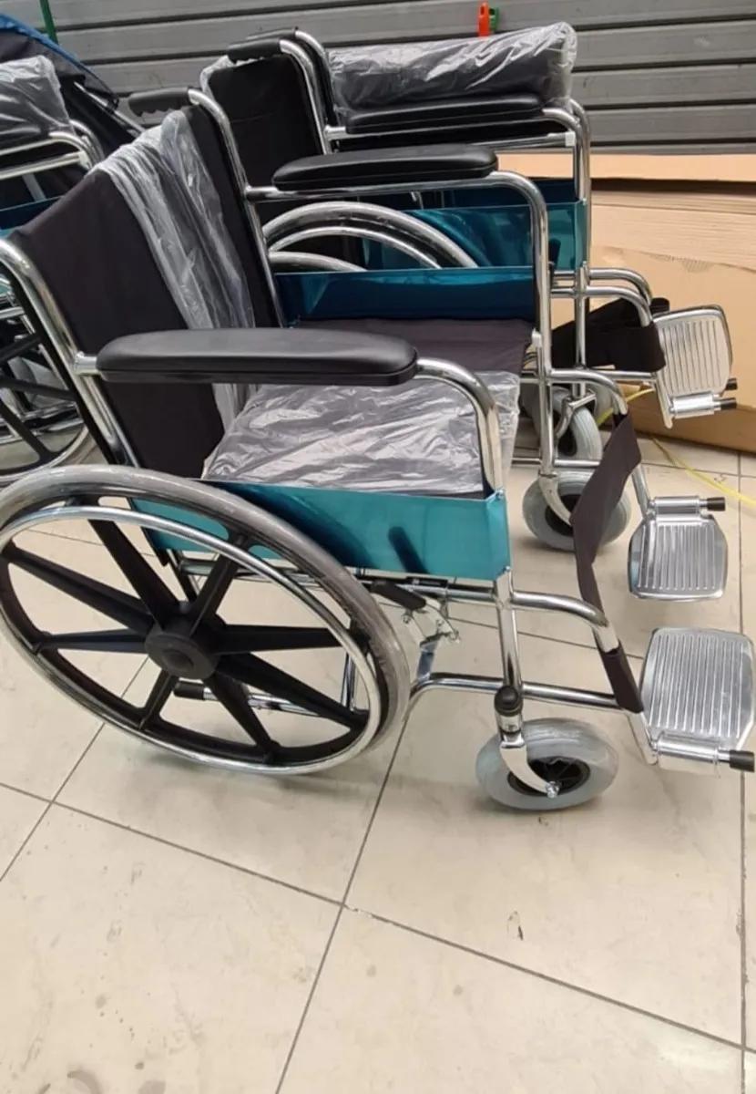 Medical Equipment Cheap Price Basic Steel Wheelchair with Fixed Footrest